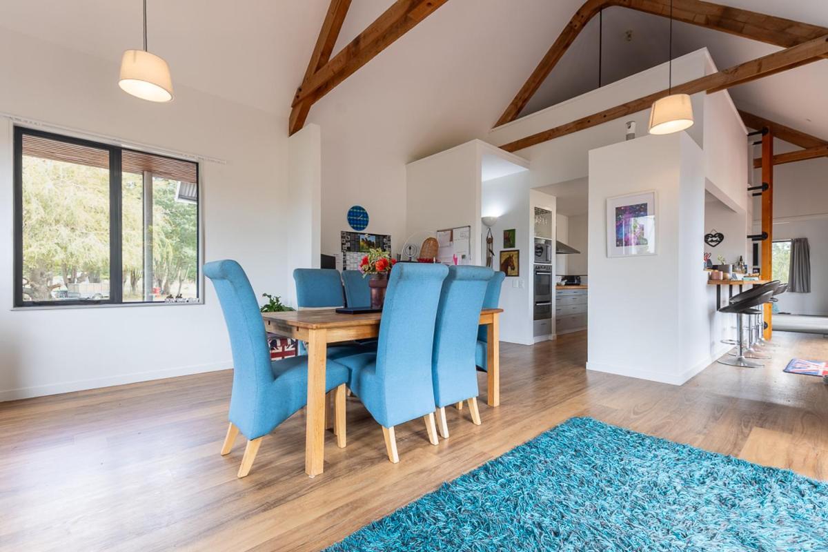 Catley Lodge B&B Farmstay Te Horo Экстерьер фото