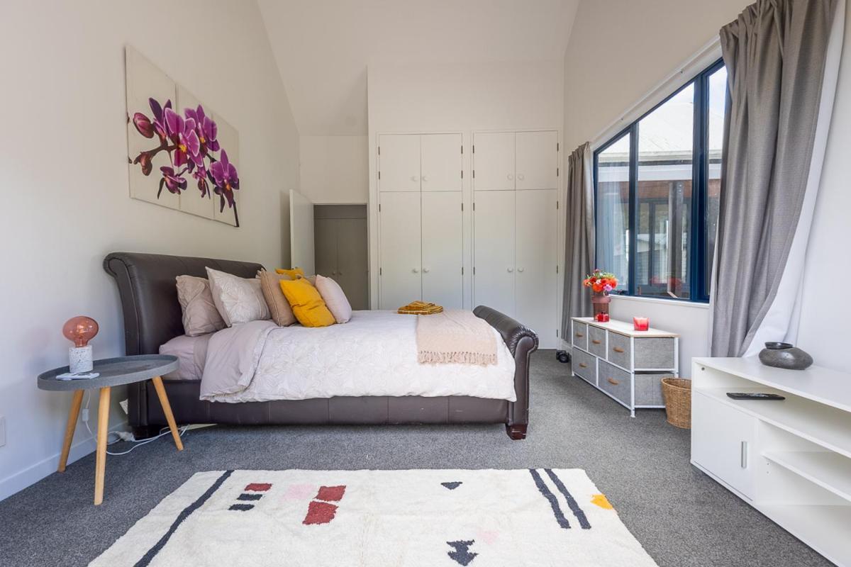 Catley Lodge B&B Farmstay Te Horo Экстерьер фото