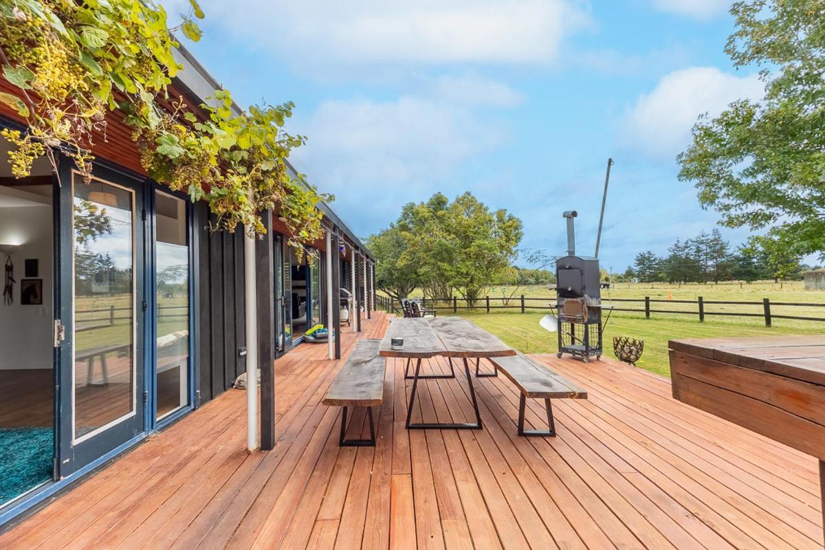 Catley Lodge B&B Farmstay Te Horo Экстерьер фото